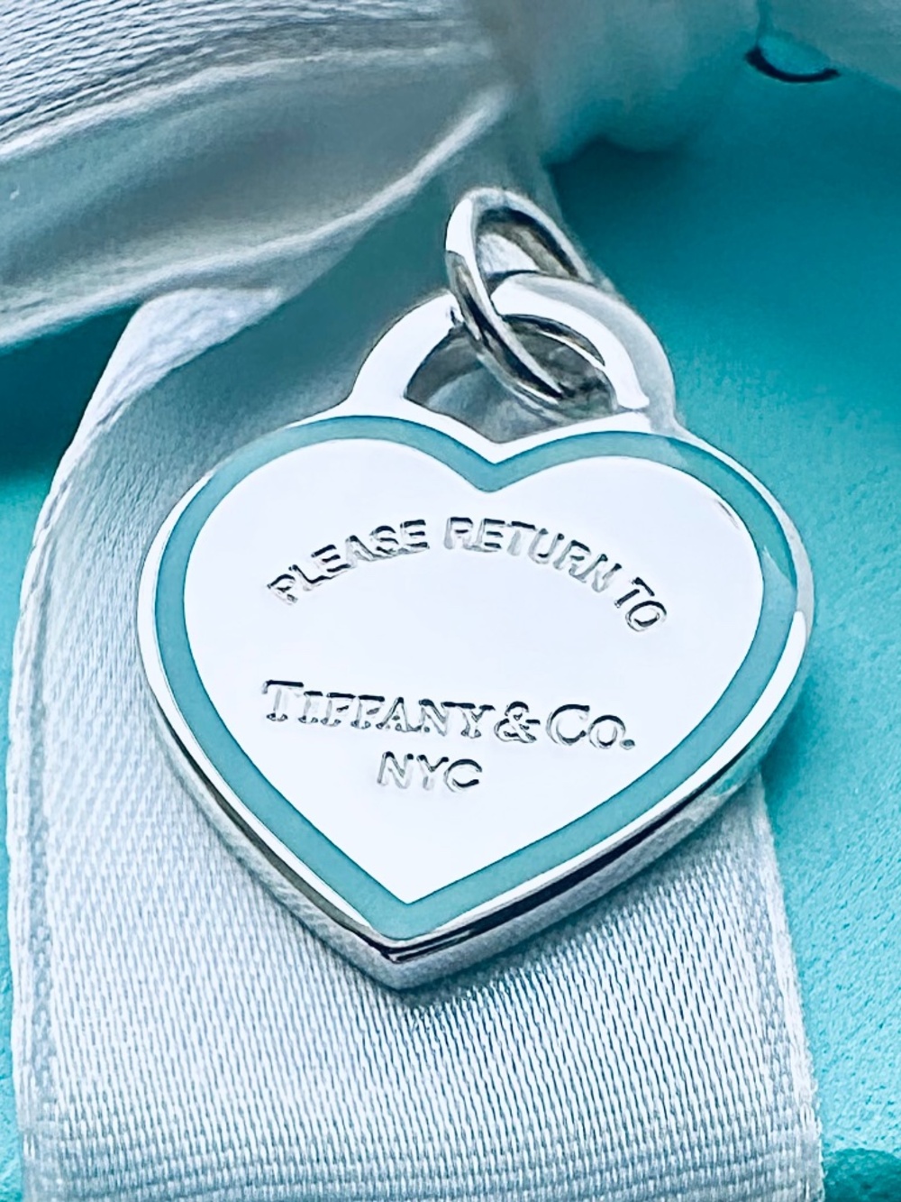 Return to Tiffany & Co MEDIUM Blue Outline Heart Charm Pendant Silver